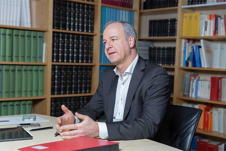 Rechtsanwalt und Notar Alexander Schade